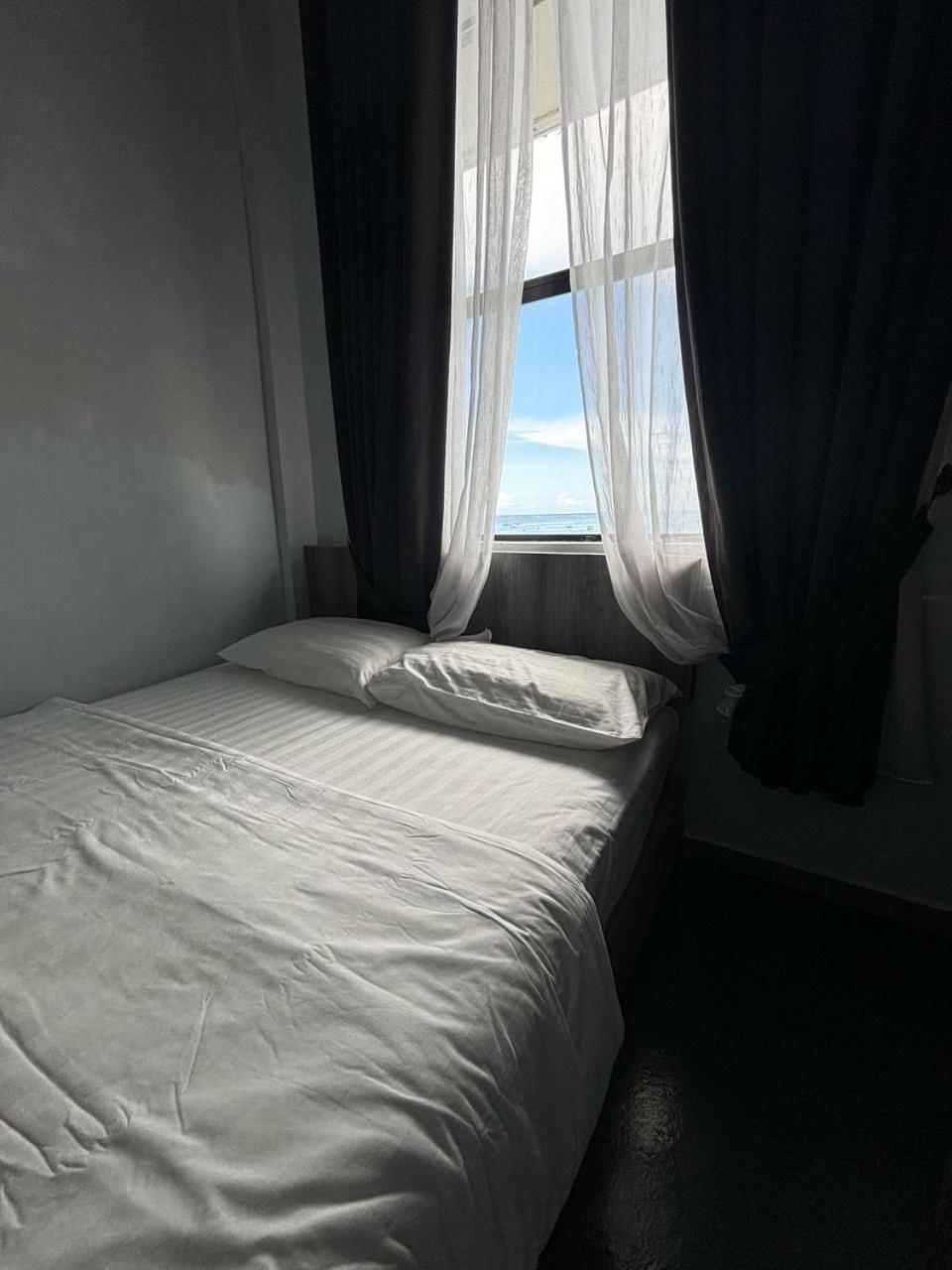 The Room Inn - Pasir Panjang Kampung Kuala Besut Exteriör bild